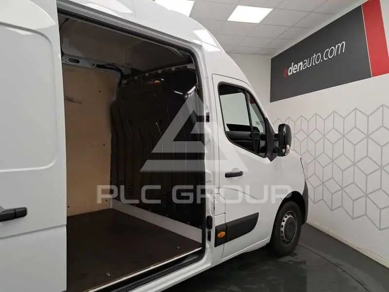 2024 Renault Master