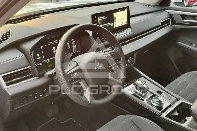 2025 Mitsubishi OUTLANDER