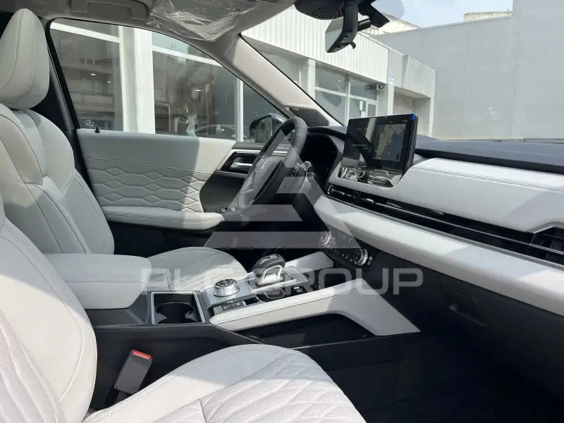 2025 Mitsubishi OUTLANDER
