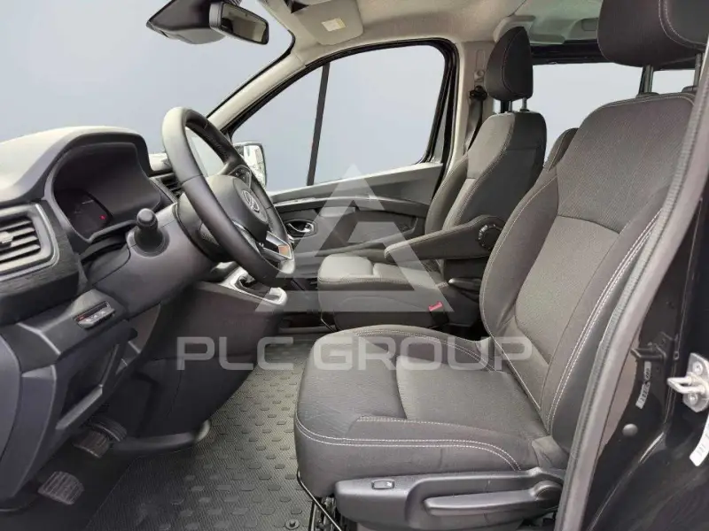 2025 Nissan Primastar