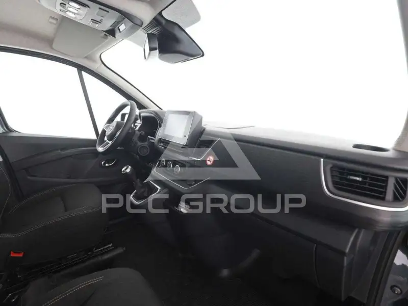 2025 Nissan Primastar