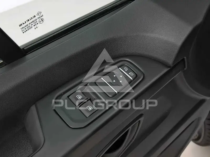 2025 Nissan Primastar