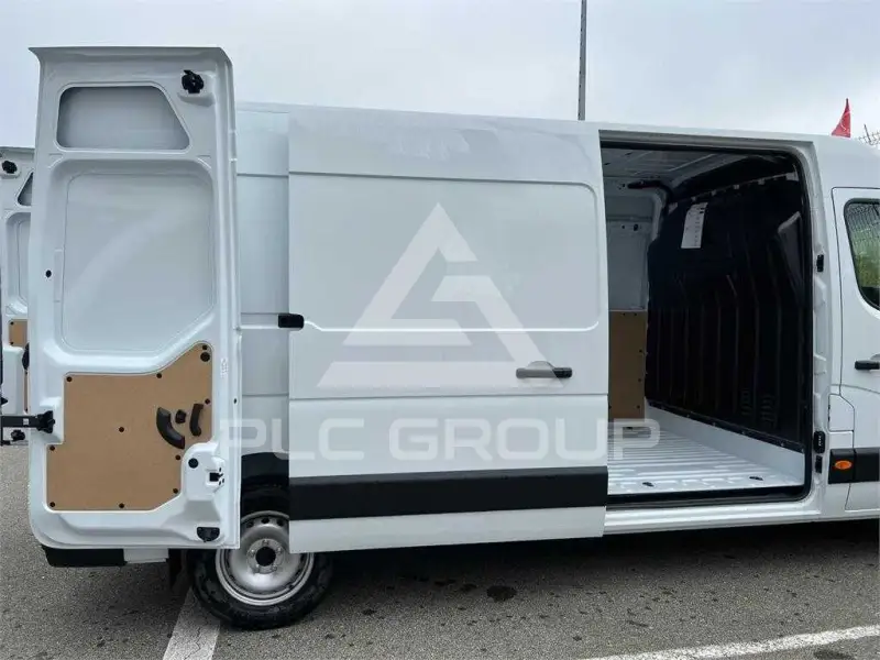 2025 Nissan Interstar
