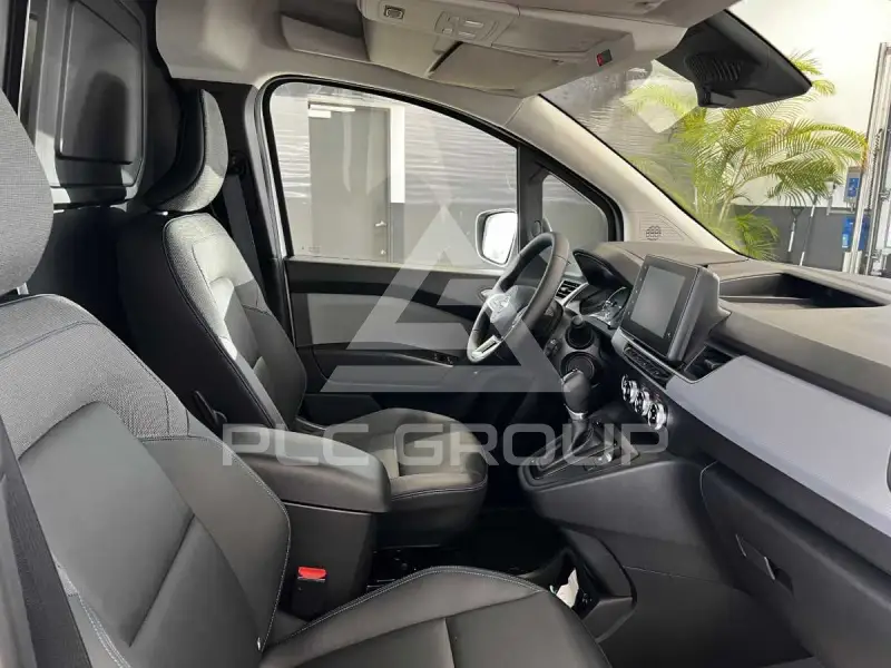 2025 Nissan TOWNSTAR