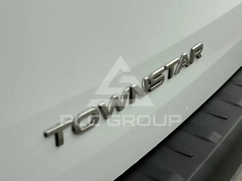 2025 Nissan TOWNSTAR