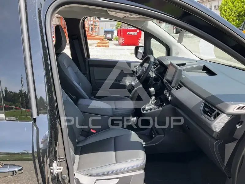 2025 Nissan TOWNSTAR
