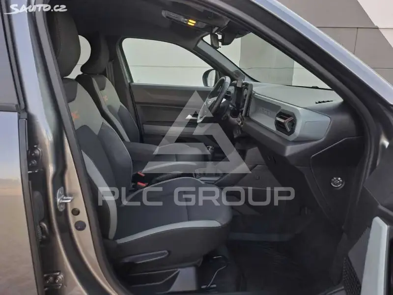 2025 Dacia Duster