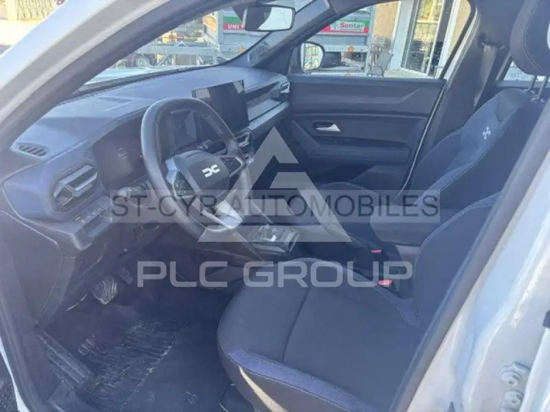 2025 Dacia Duster