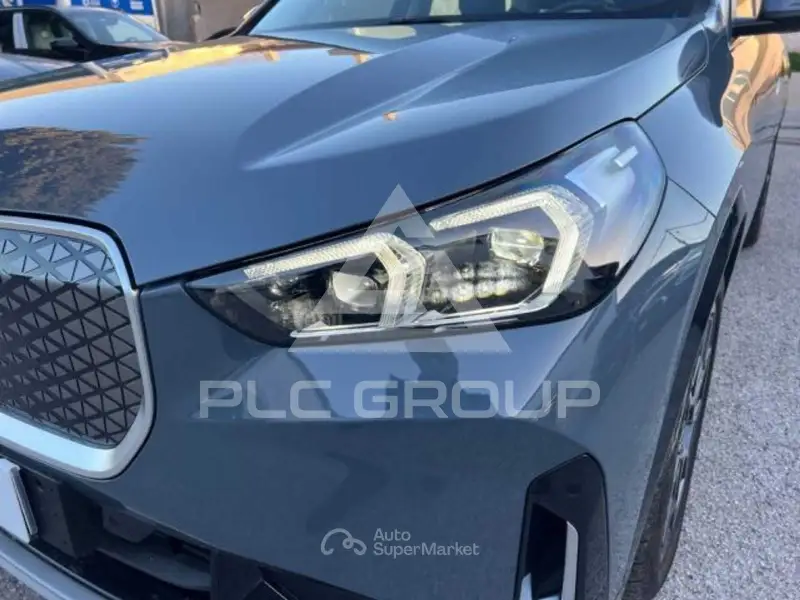 2025 BMW iX