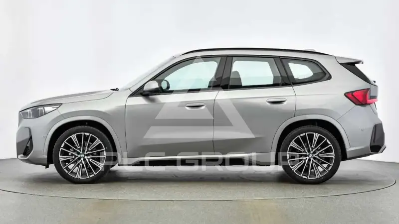 2025 BMW iX