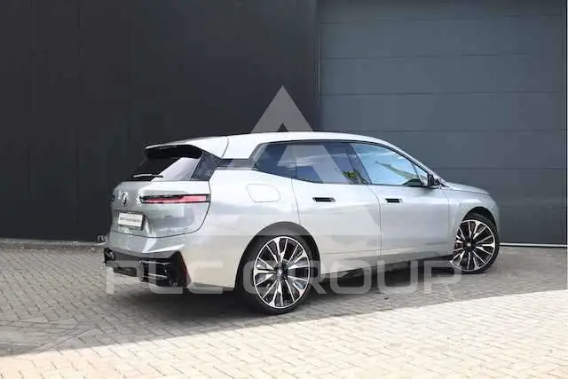 2025 BMW iX