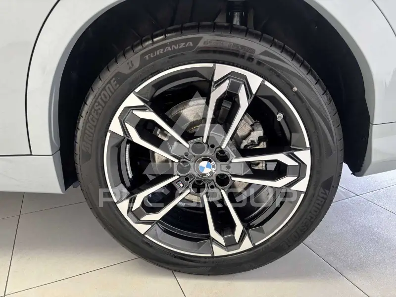 2025 BMW iX
