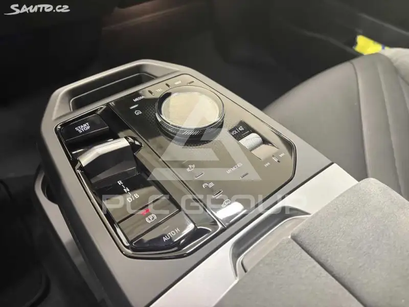 2025 BMW iX