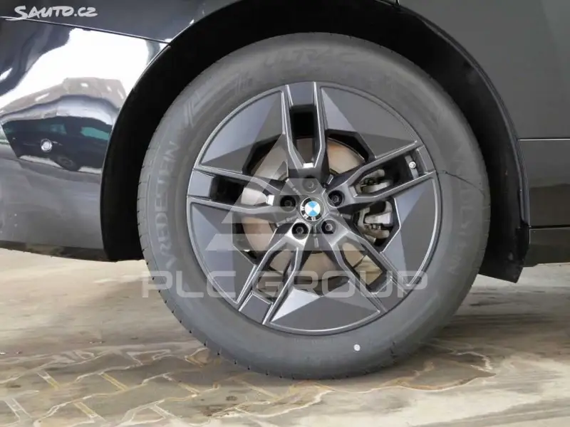 2025 BMW iX