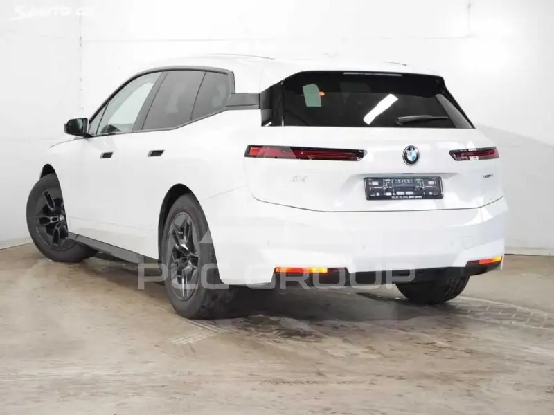 2025 BMW iX