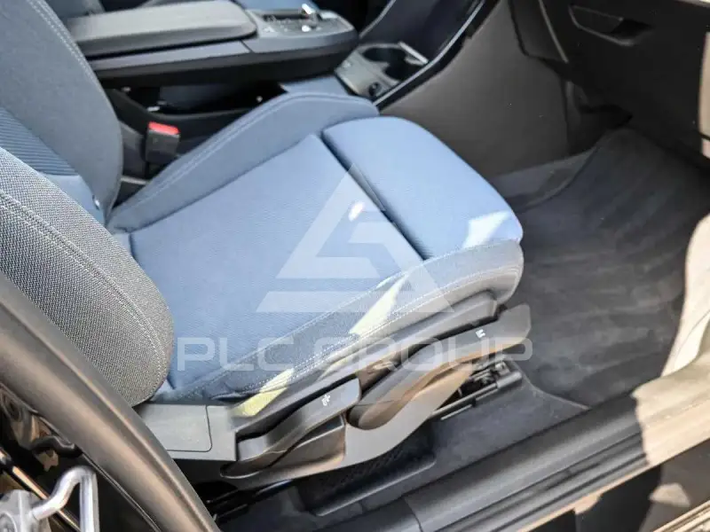 2025 BMW 218