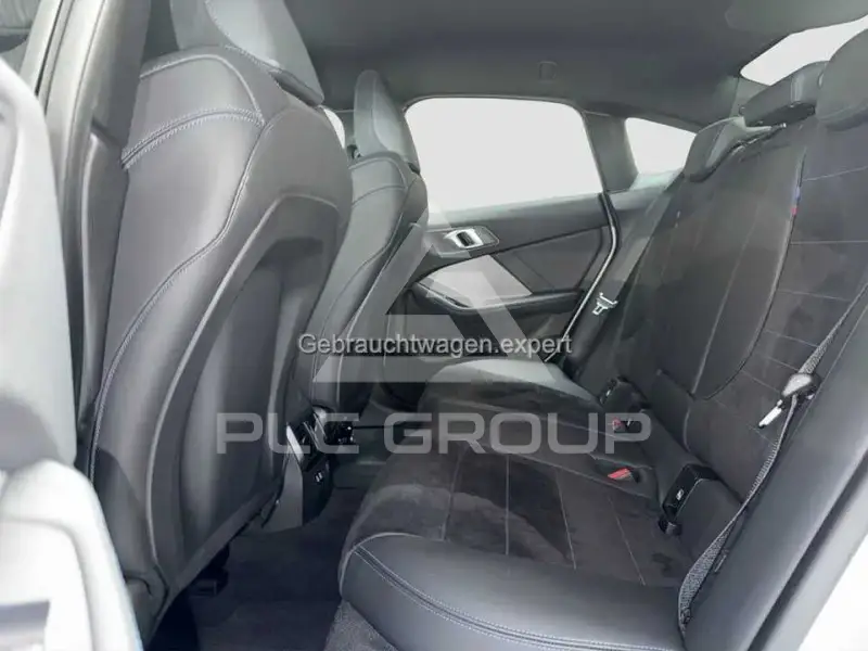 2025 BMW 218
