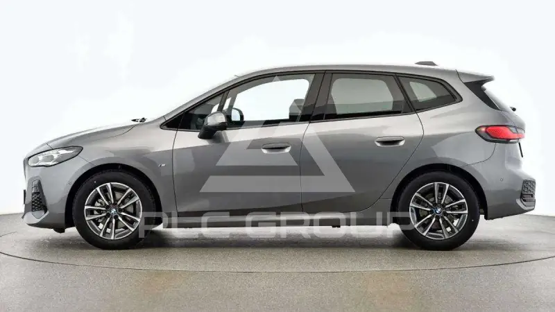 2025 BMW 218