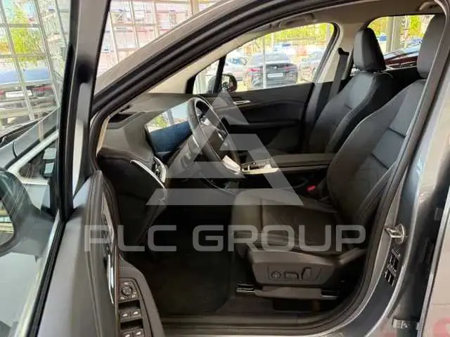 2025 BMW 218