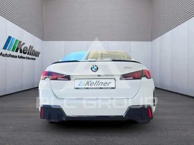 2025 BMW 218