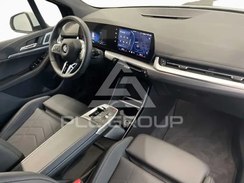 2025 BMW 218