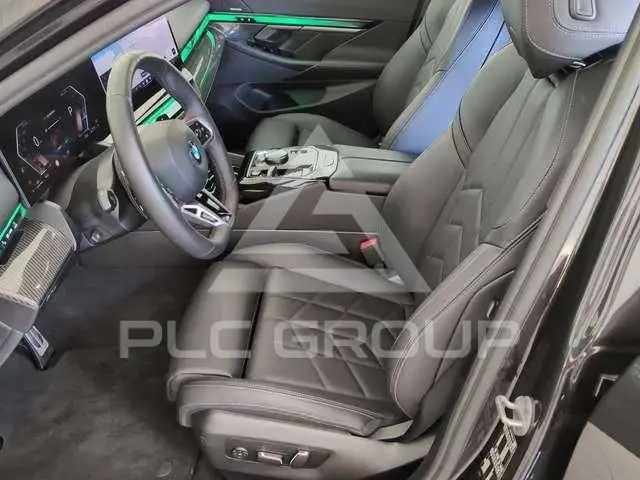 2025 BMW 523