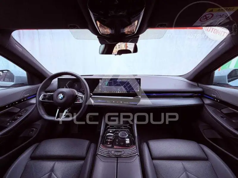 2025 BMW 523