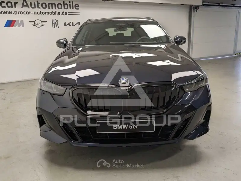 2025 BMW 523