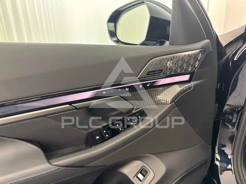 2025 BMW 523
