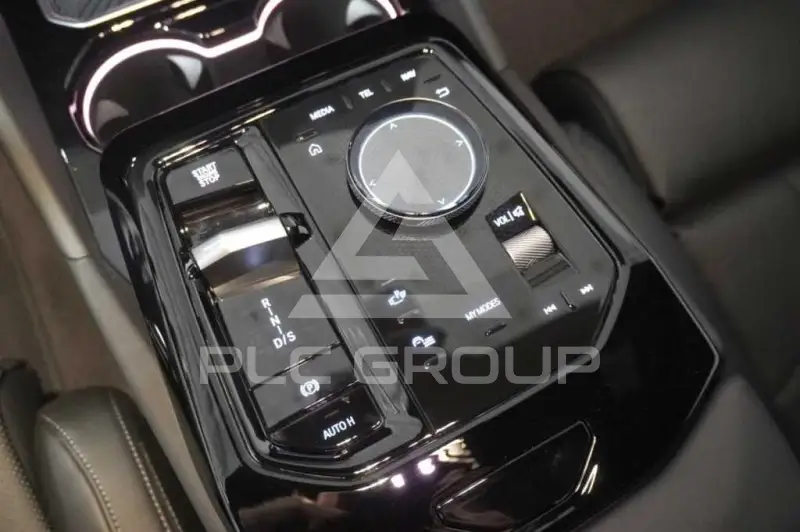 2025 BMW 523