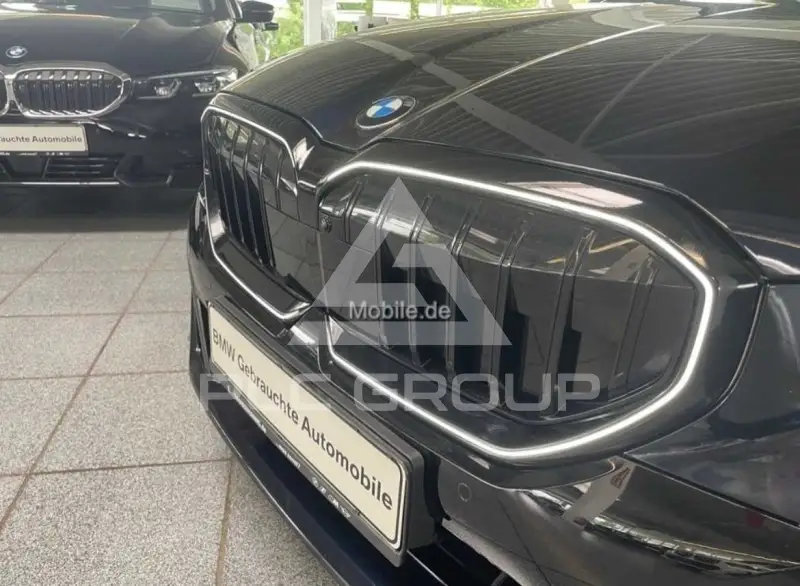 2025 BMW 523