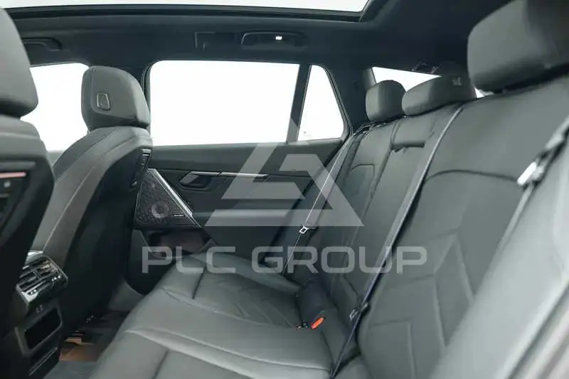 2025 BMW 523