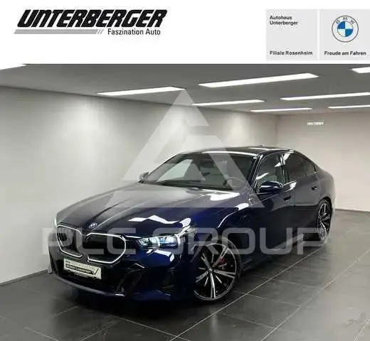 2025 BMW 523