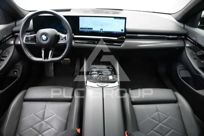 2025 BMW 523