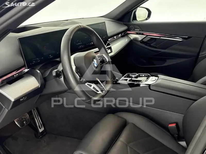 2025 BMW 523