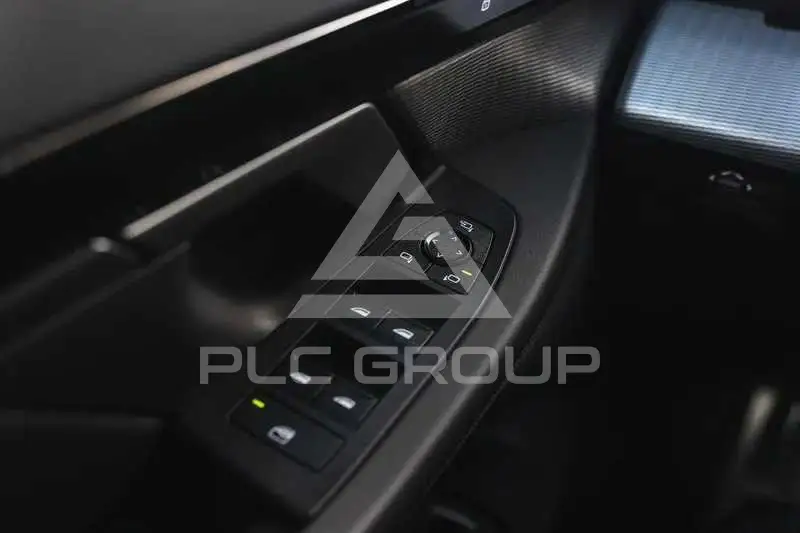 2025 BMW 523