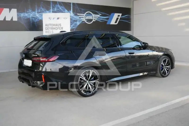 2025 BMW 523