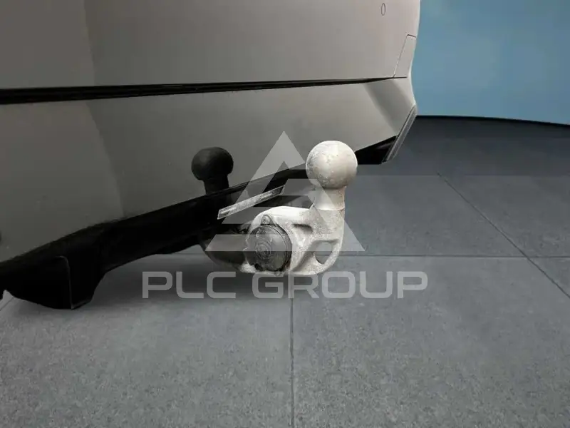 2025 BMW 523