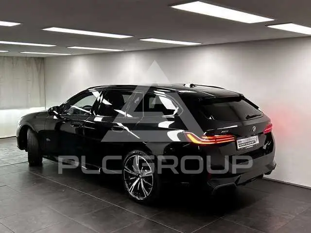 2025 BMW 523