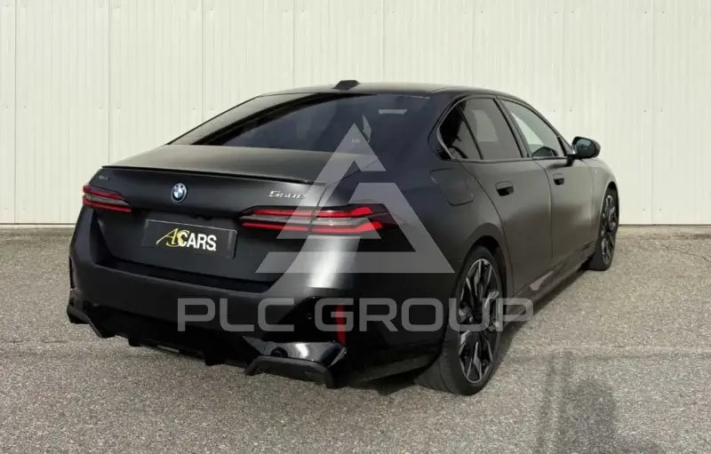 2025 BMW 523