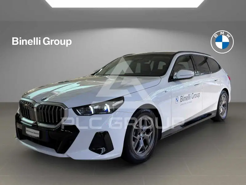 2025 BMW 523