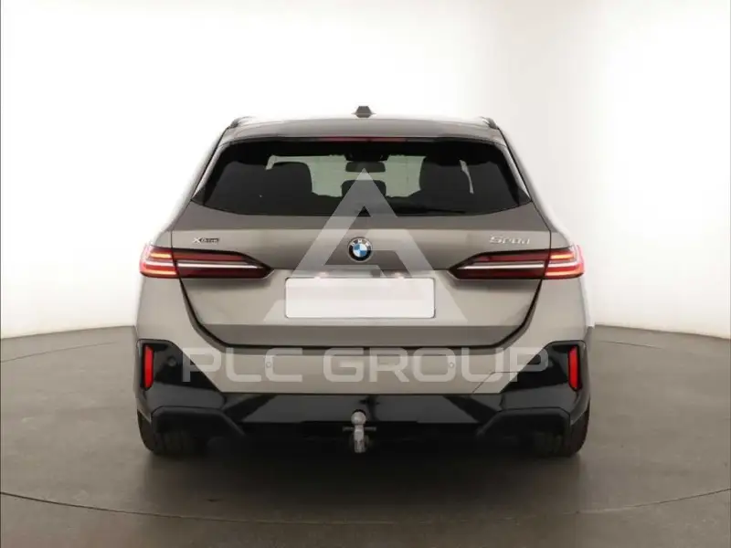 2025 BMW 523