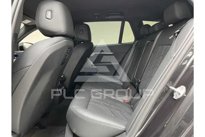 2025 BMW 523