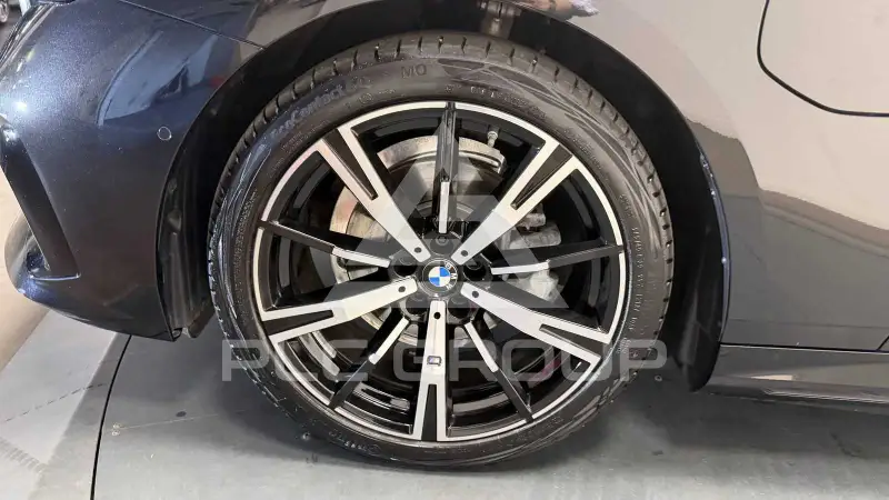 2025 BMW 523