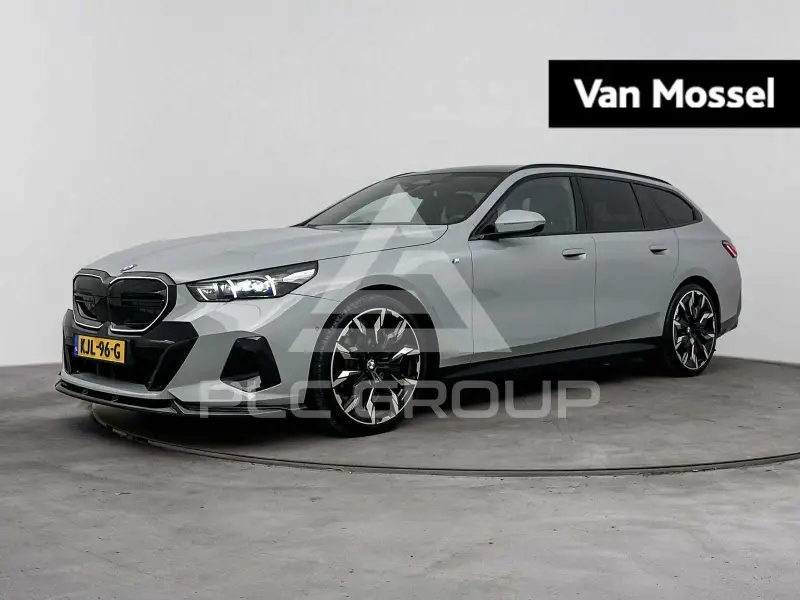 2025 BMW 523