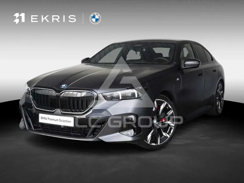 2025 BMW 523