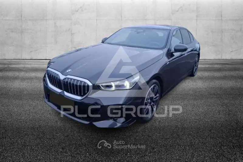 2025 BMW 523