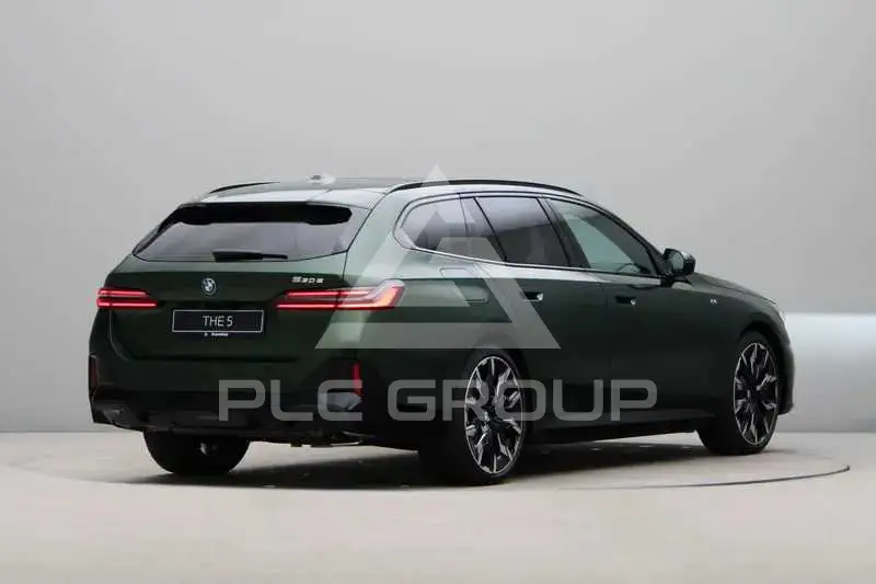 2025 BMW 523