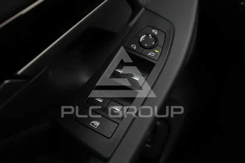 2025 BMW 523