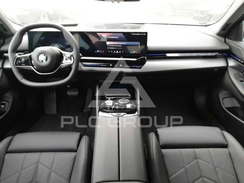 2025 BMW 523